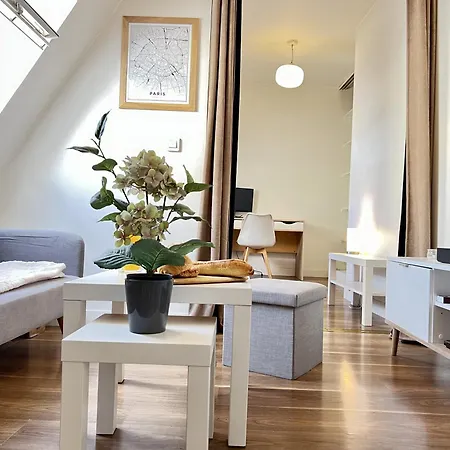 Charme Parisien - Sous Les Toits De A Opera Apartamento *